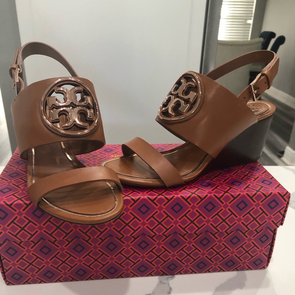 Tory Burch Metal Miller Sandal Size 5.